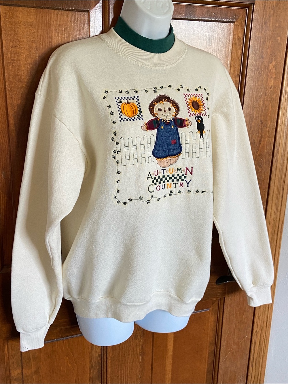 vintage Lee "Autumn Country" sweatshirt from the 1990s Embroidered Design Medium - Picture 3 of 11